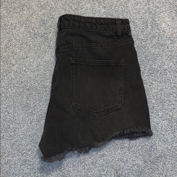 black distressed jean shorts - Picture 2 of 2